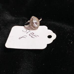 Elegant Silver and Clear Stone Ring